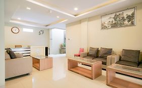 Urbanview Hotel Syariah Ratu Kuring Gisting